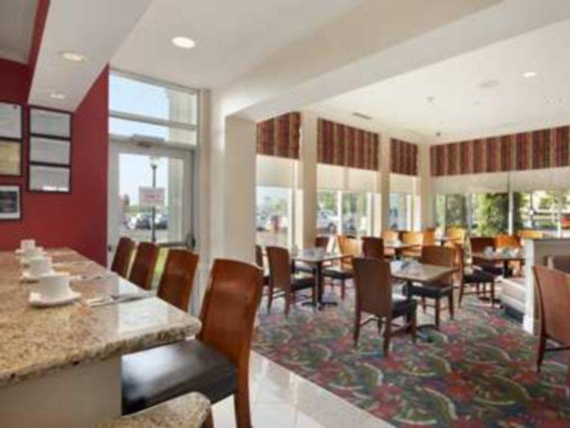 Hilton Garden Inn West Edmonton Luaran gambar