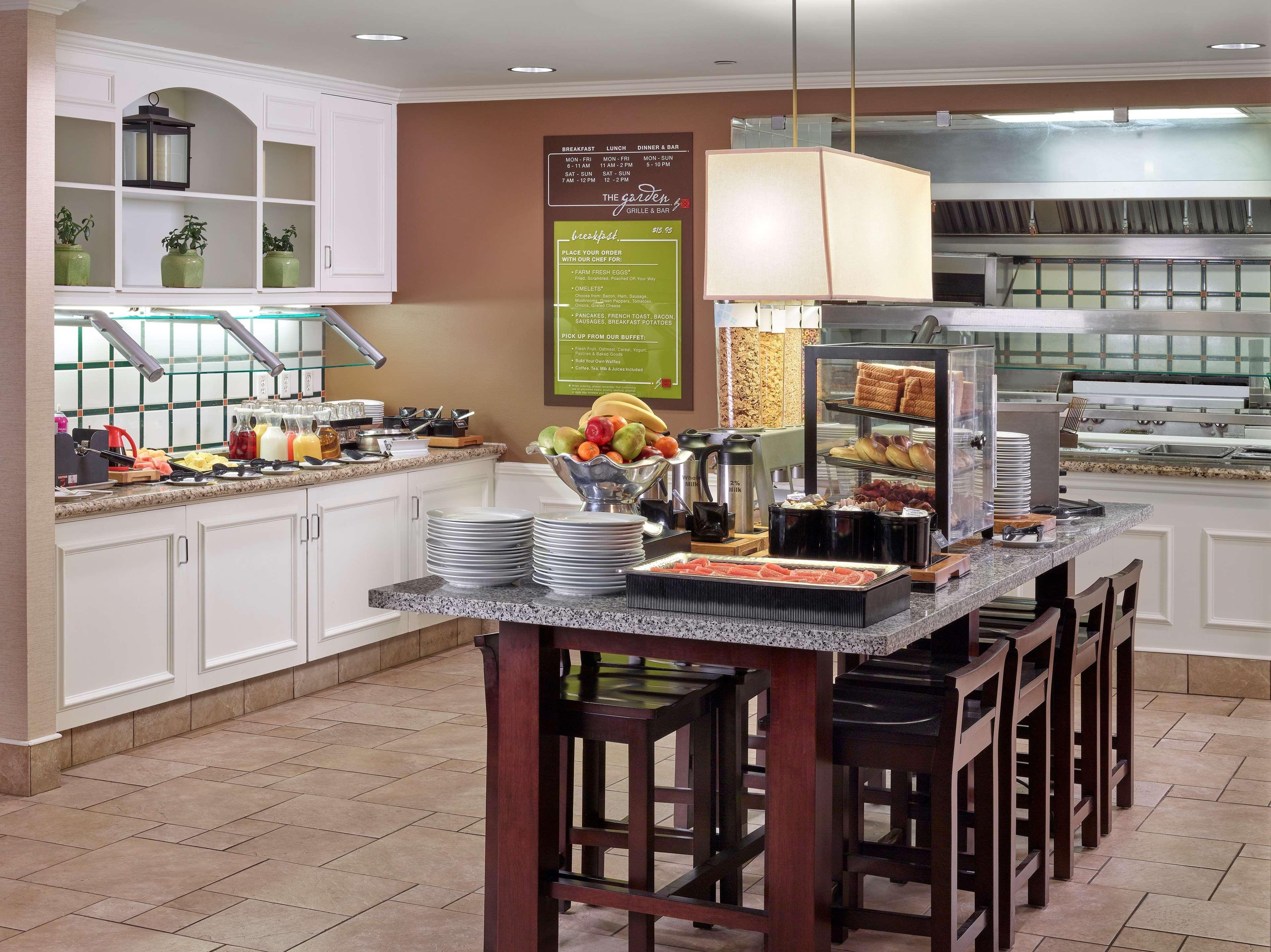 Hilton Garden Inn West Edmonton Luaran gambar