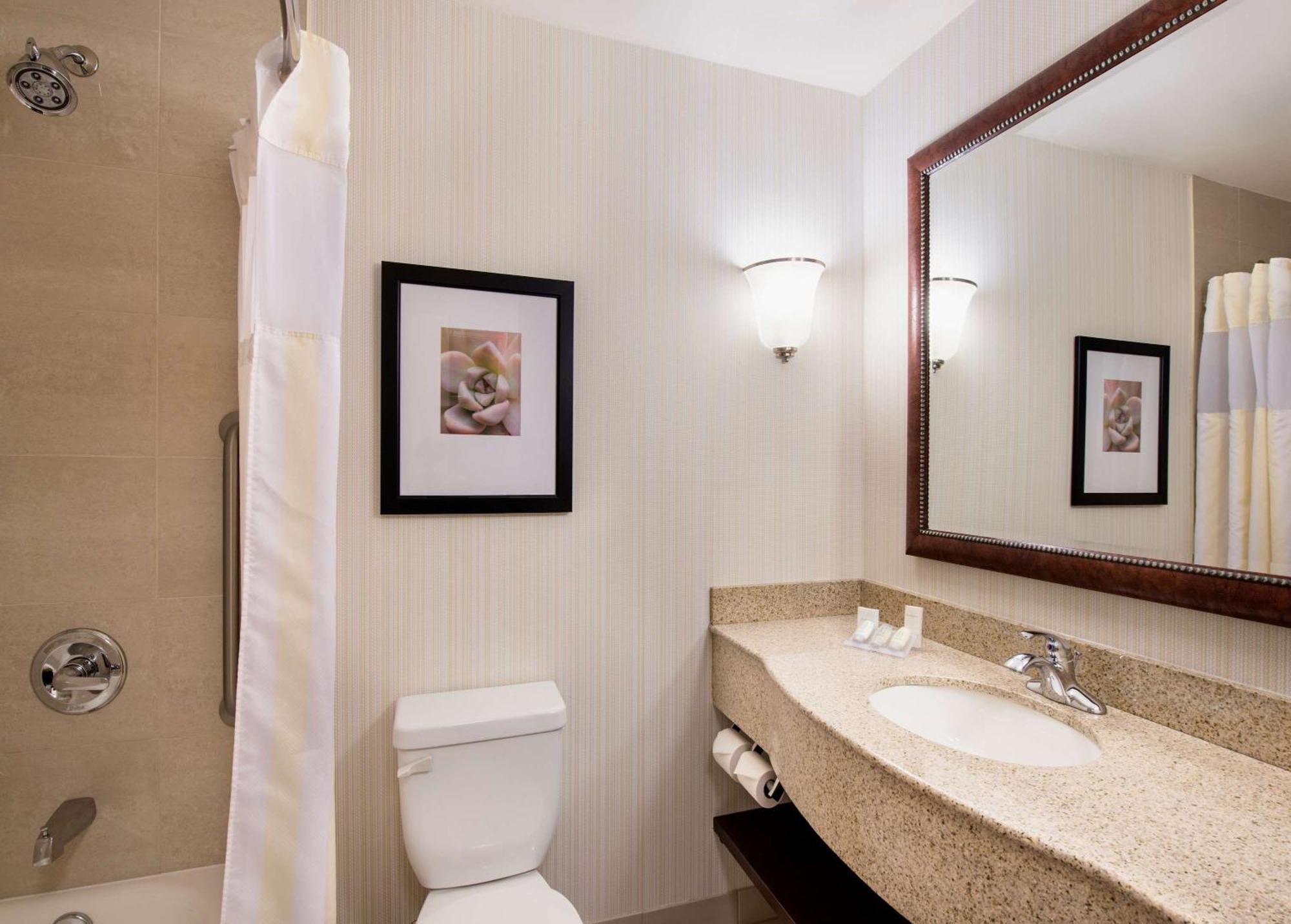 Hilton Garden Inn West Edmonton Luaran gambar