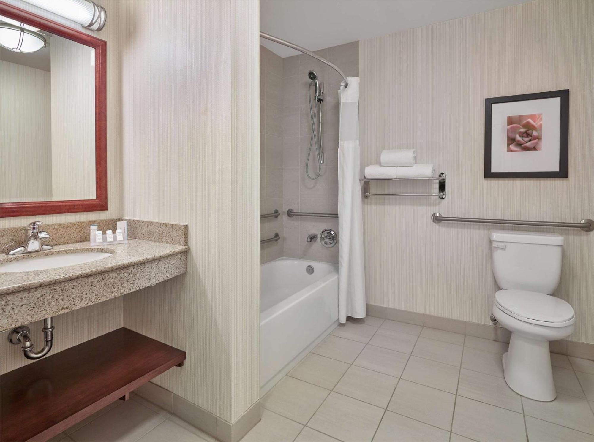 Hilton Garden Inn West Edmonton Luaran gambar