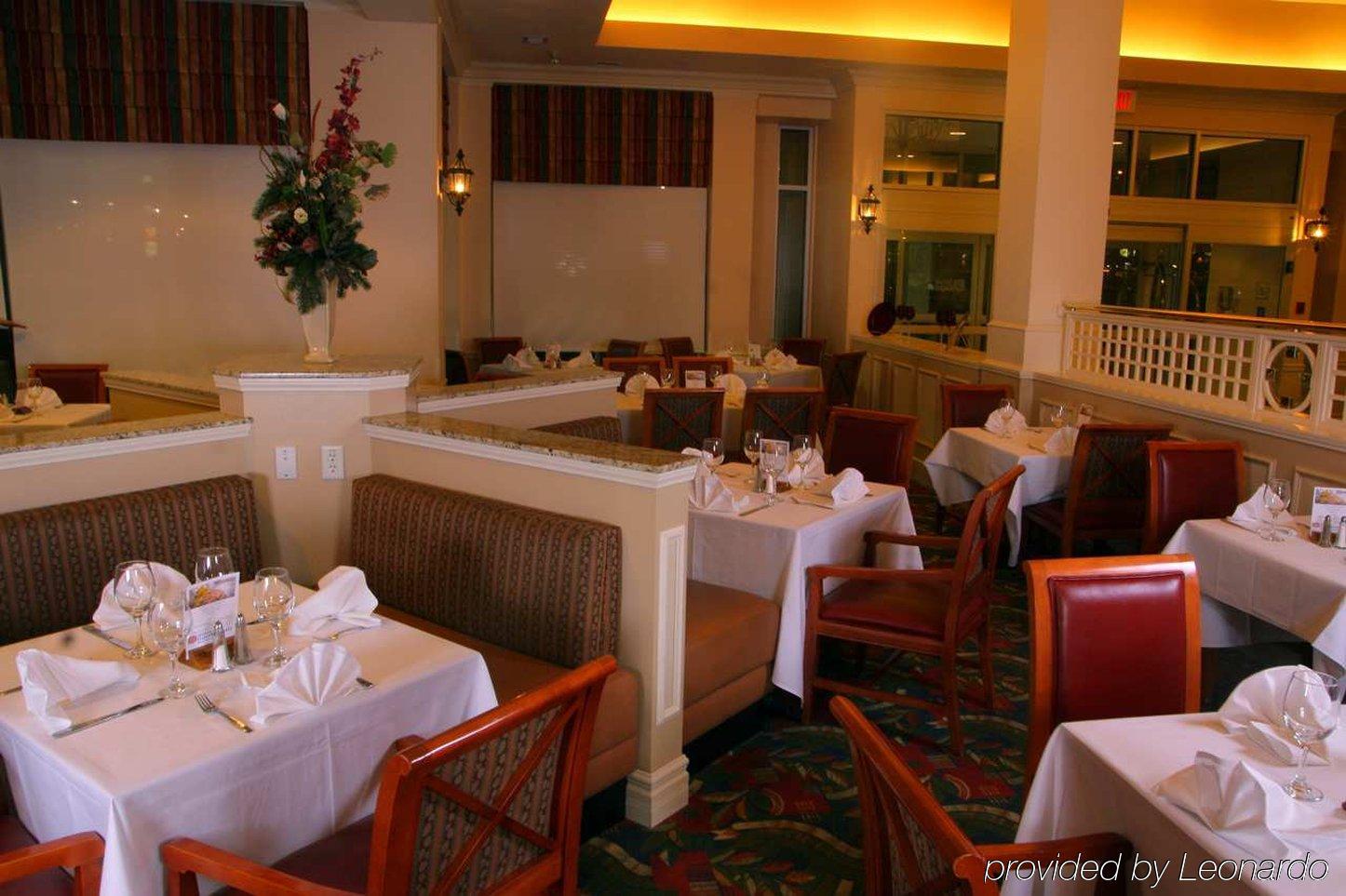 Hilton Garden Inn West Edmonton Restoran gambar