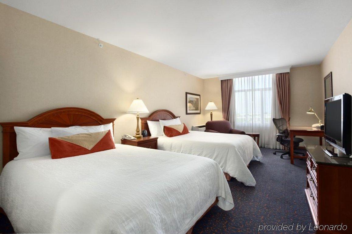 Hilton Garden Inn West Edmonton Bilik gambar